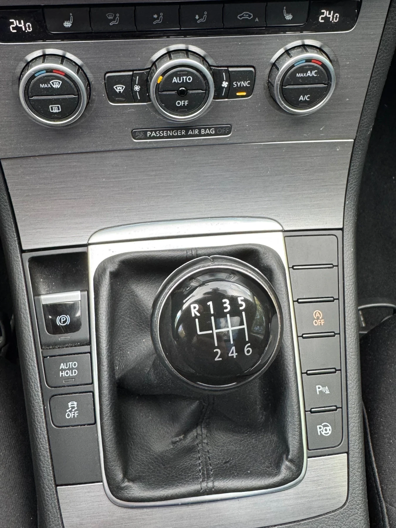 VW Passat, снимка 16 - Автомобили и джипове - 54242920