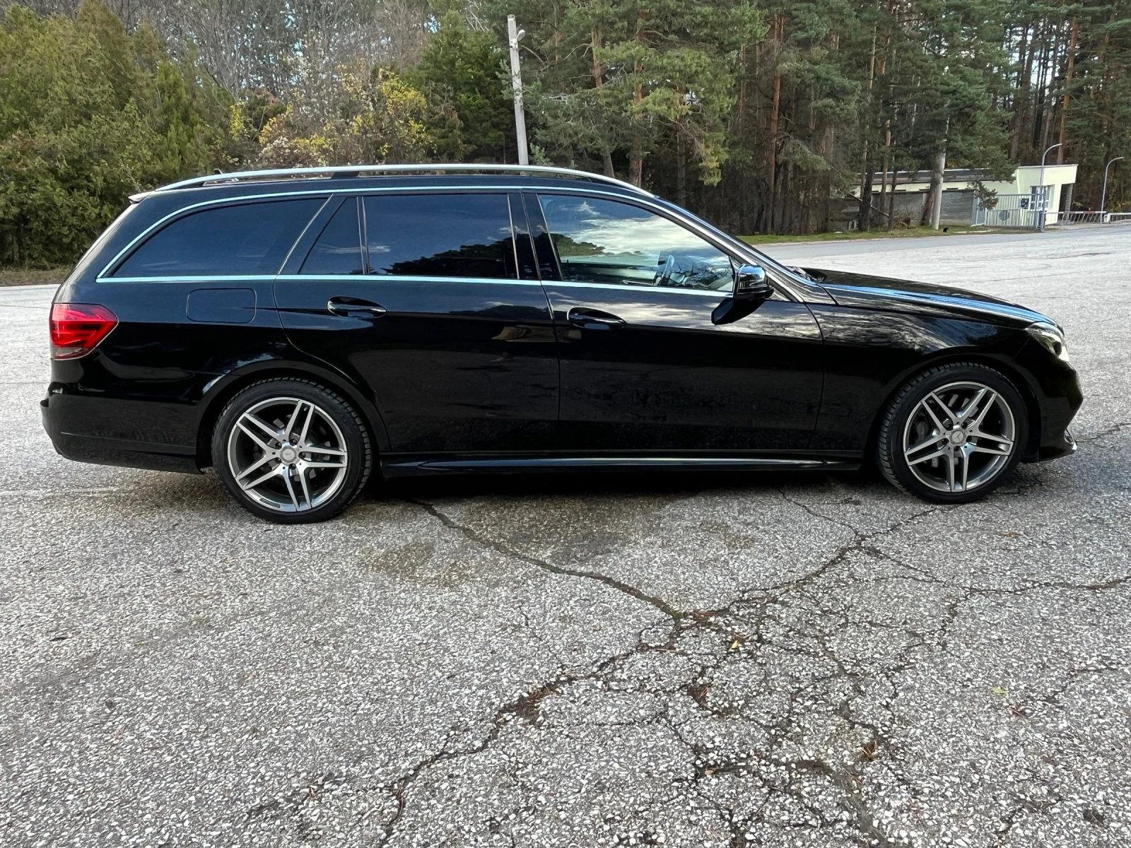 Mercedes-Benz E 400 AMG, снимка 4 - Автомобили и джипове - 55146490