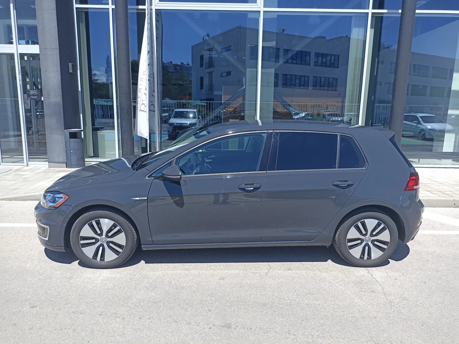 VW Golf e-Golf, снимка 8 - Автомобили и джипове - 55278114