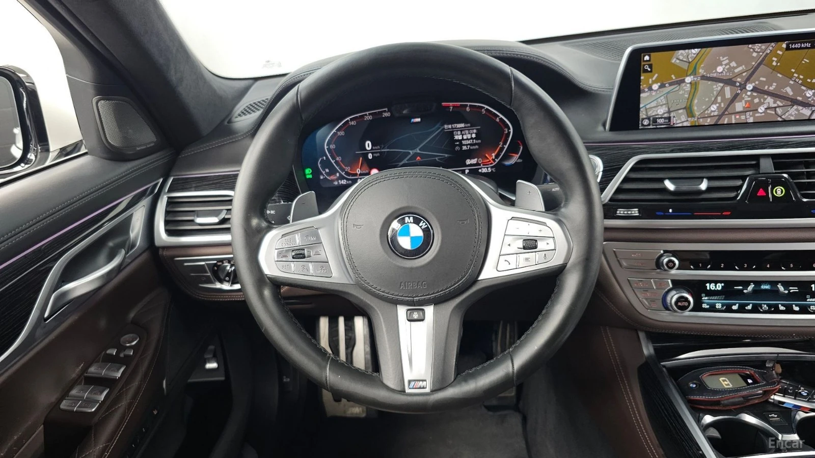 BMW 740 Li* XDRIVE* MSPORT* DISTRONIC* 360* МАСАЖИ* ОБДУХ*, снимка 6 - Автомобили и джипове - 55623093