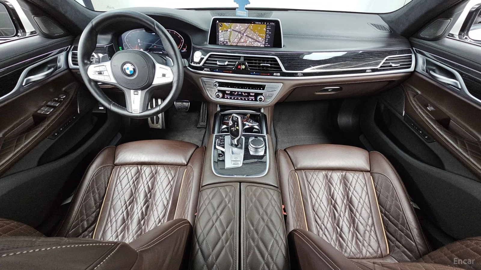 BMW 740 Li* XDRIVE* MSPORT* DISTRONIC* 360* МАСАЖИ* ОБДУХ*, снимка 5 - Автомобили и джипове - 55623093