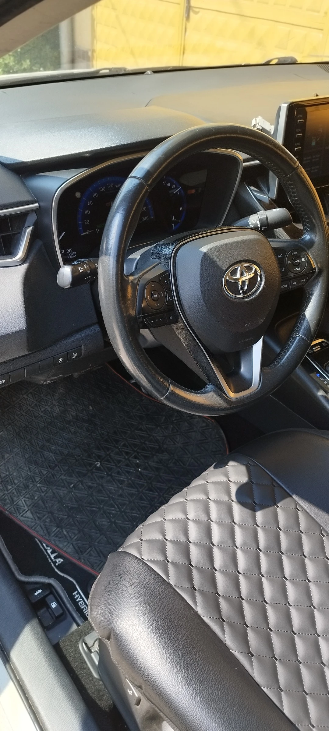 Toyota Corolla Exclusive, снимка 5 - Автомобили и джипове - 55739390
