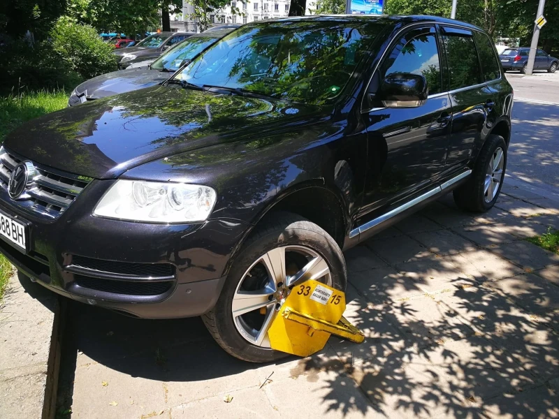 VW Touareg, снимка 1 - Автомобили и джипове - 48524873