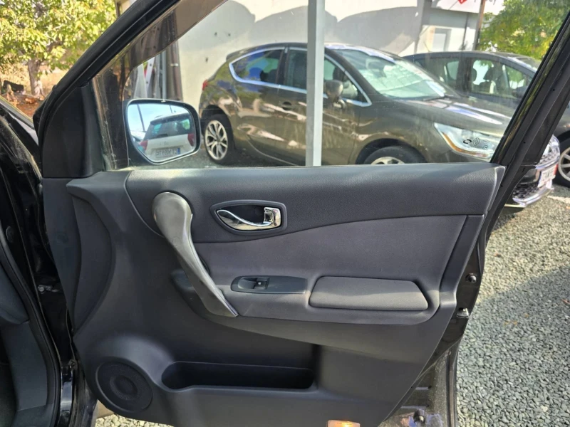 Renault Koleos 2.0 click 4x4, снимка 7 - Автомобили и джипове - 52201462