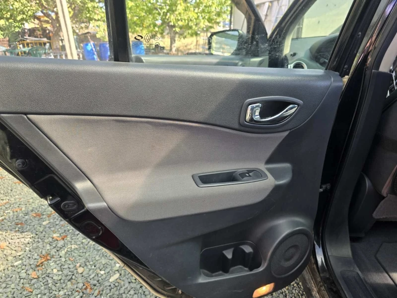 Renault Koleos 2.0 click 4x4, снимка 12 - Автомобили и джипове - 52201462