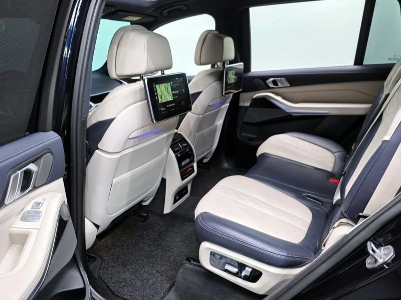 BMW X7 xDrive 30d M Sport First Edition| 265к.с.| ВКЛ.ТЕХ, снимка 12 - Автомобили и джипове - 55231199