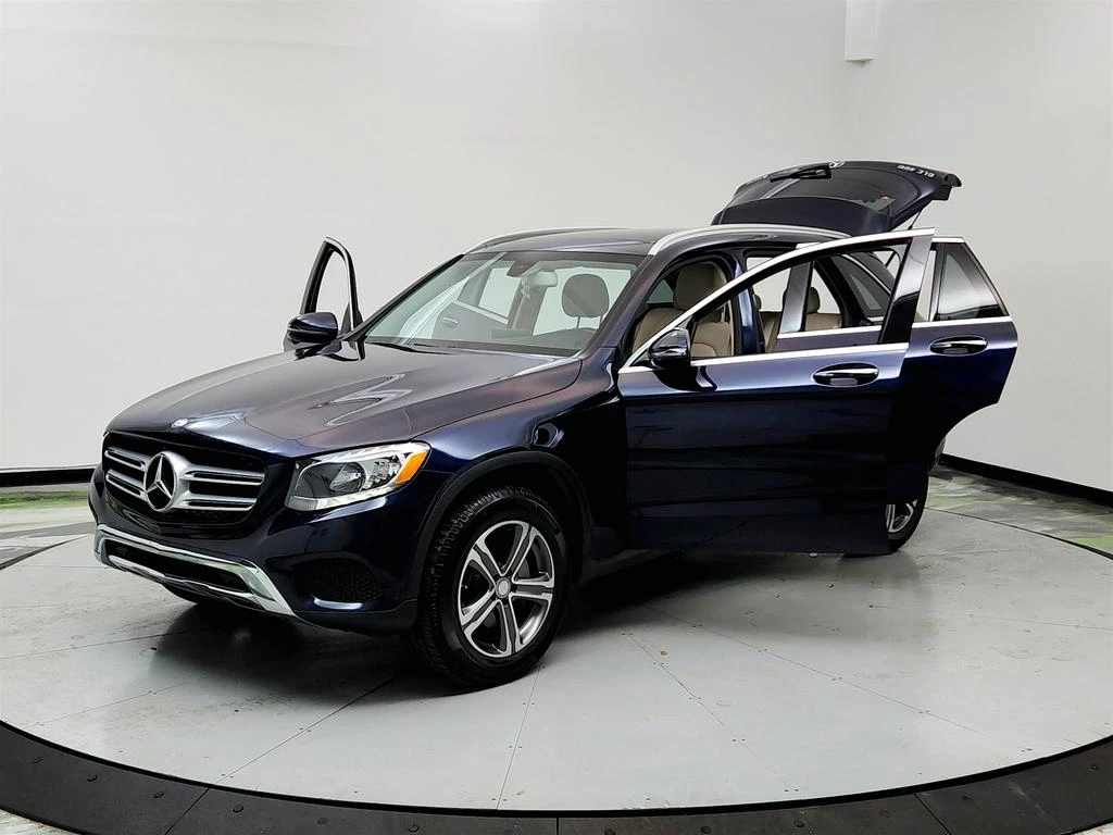 Mercedes-Benz GLC 300 4MATIC* BURMESTER* KEYLESS GO* PANO* PODGREV*  - изображение 3