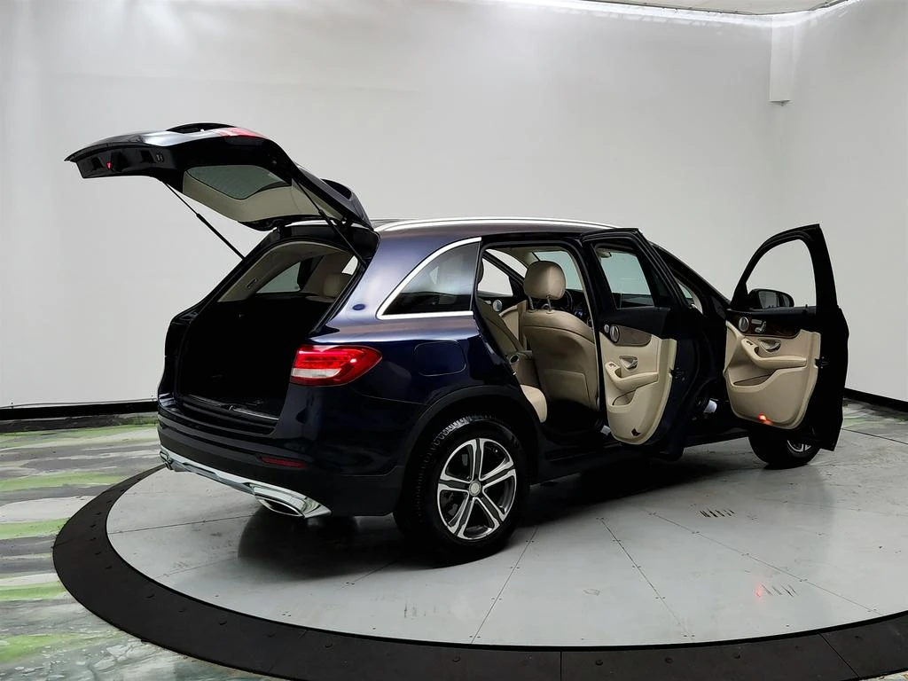 Mercedes-Benz GLC 300 4MATIC* BURMESTER* KEYLESS GO* PANO* PODGREV*  - изображение 4