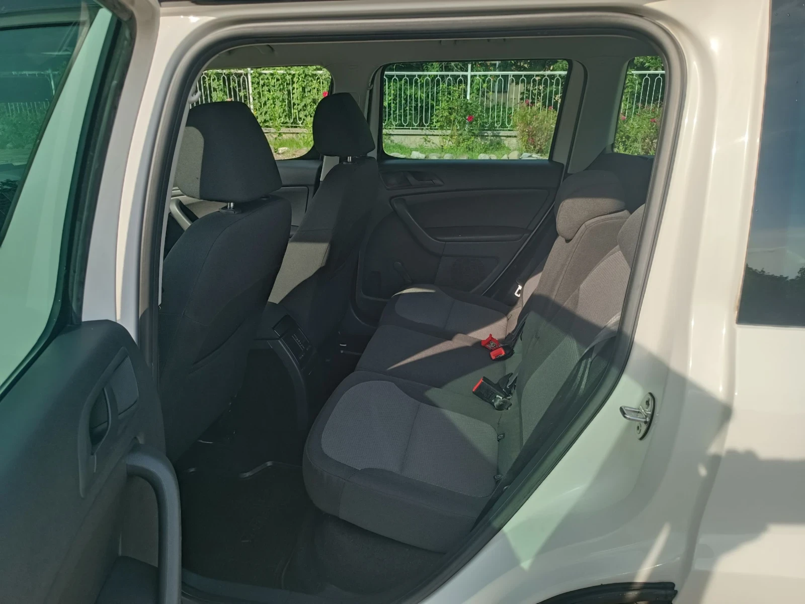 Skoda Yeti 1.6 TDI НОВ ВНОС , снимка 10 - Автомобили и джипове - 54990216