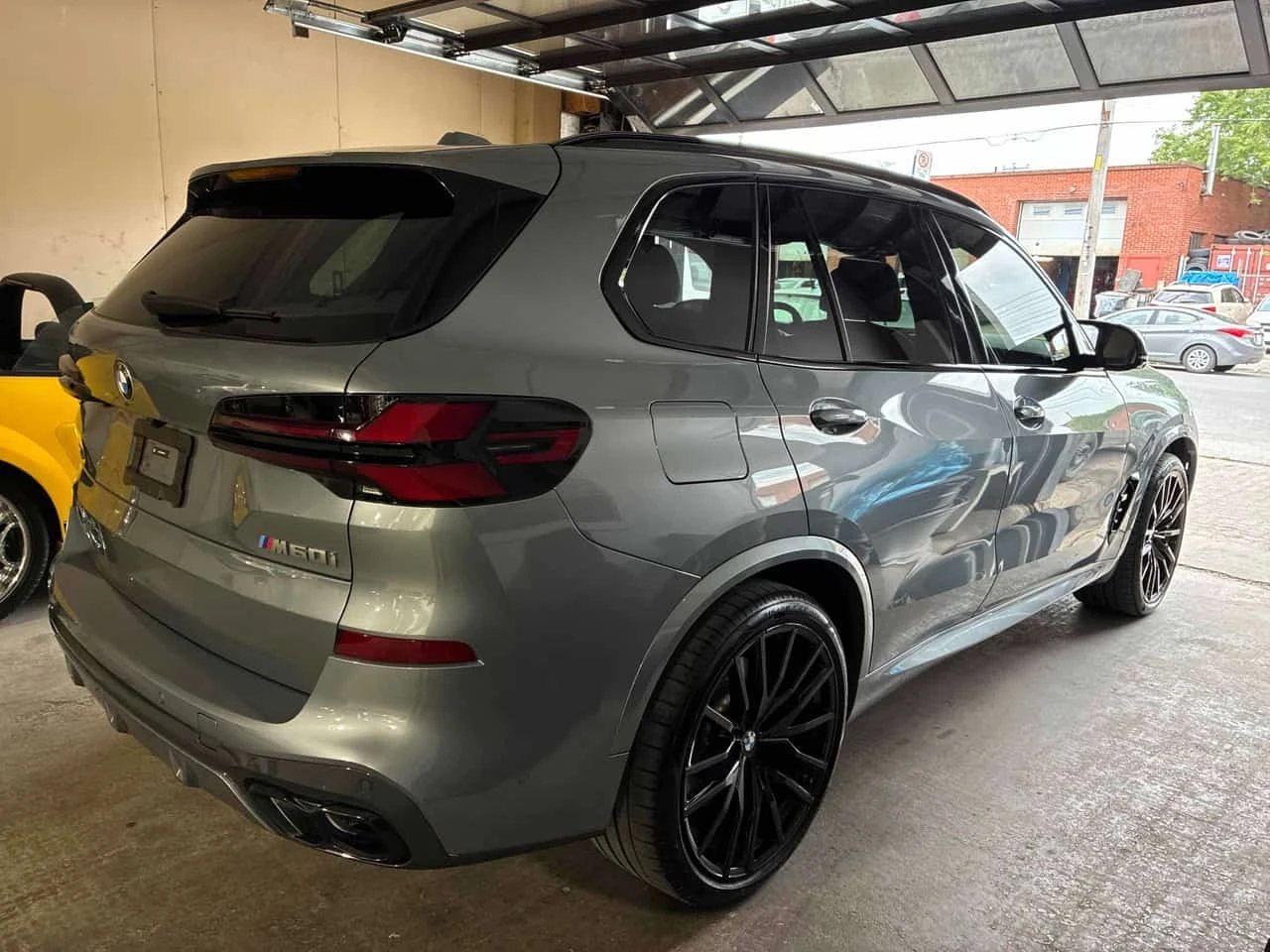 BMW X5 * M60i xDrive* АВТОКРЕДИТ БЕЗ ПЪРВОНАЧАЛНА ВНОСКА*, снимка 3 - Автомобили и джипове - 55747066