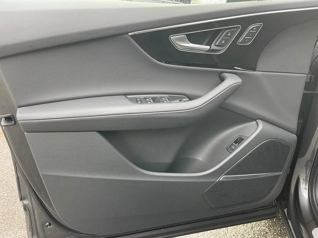 Audi Q7 55TFSI / BANG & OLUFSEN/PANORAMA/DISTRONIC/ОБДУХВА, снимка 9 - Автомобили и джипове - 55949731