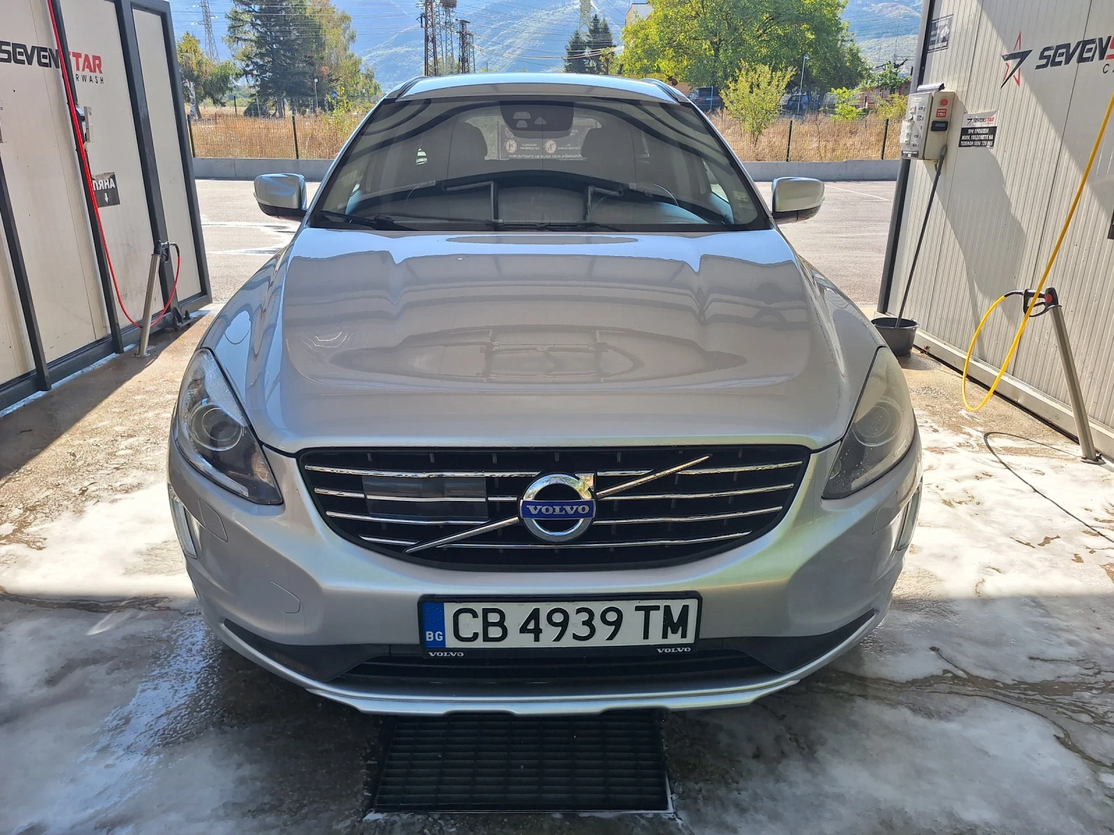Volvo XC60 2.4 D5 Ocean Race , снимка 2 - Автомобили и джипове - 56102552