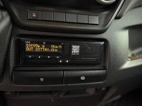 Iveco Daily 35S18 * HiMatic* LED* NAVI* Webasto* Distronic* Ca, снимка 13