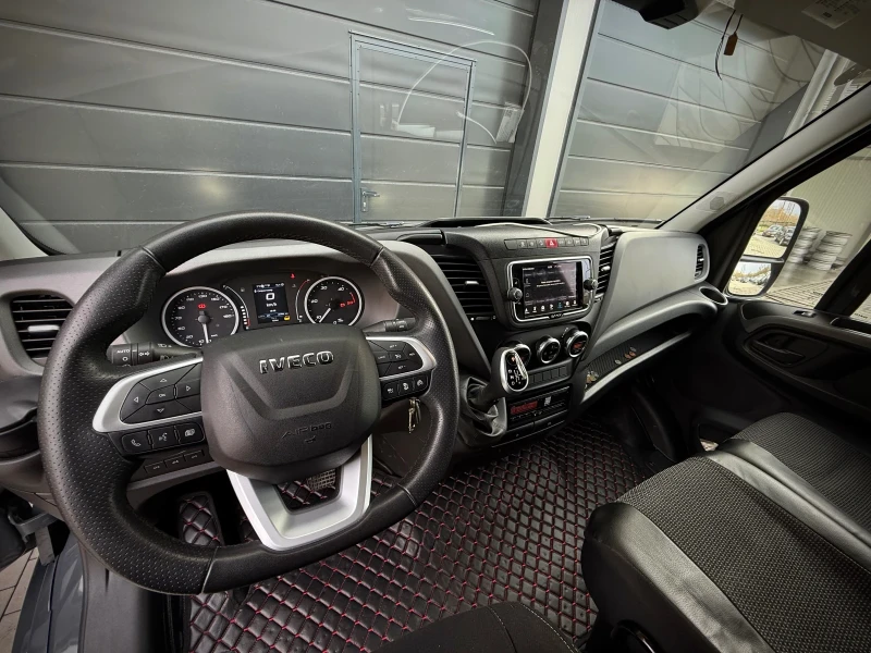 Iveco Daily 35S18 * HiMatic* LED* NAVI* Webasto* Distronic* Ca, снимка 10 - Бусове и автобуси - 53444568