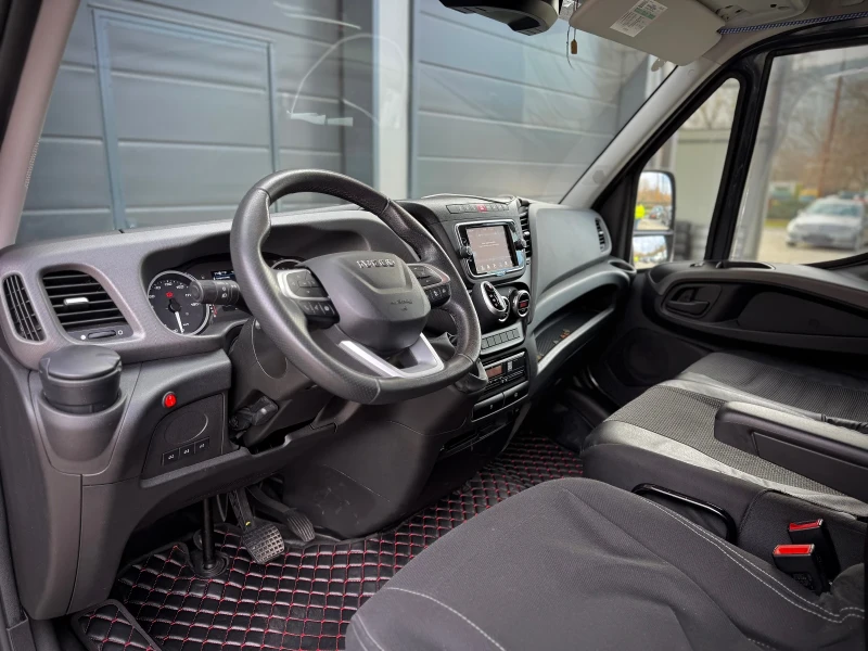 Iveco Daily 35S18 * HiMatic* LED* NAVI* Webasto* Distronic* Ca, снимка 7 - Бусове и автобуси - 53444568