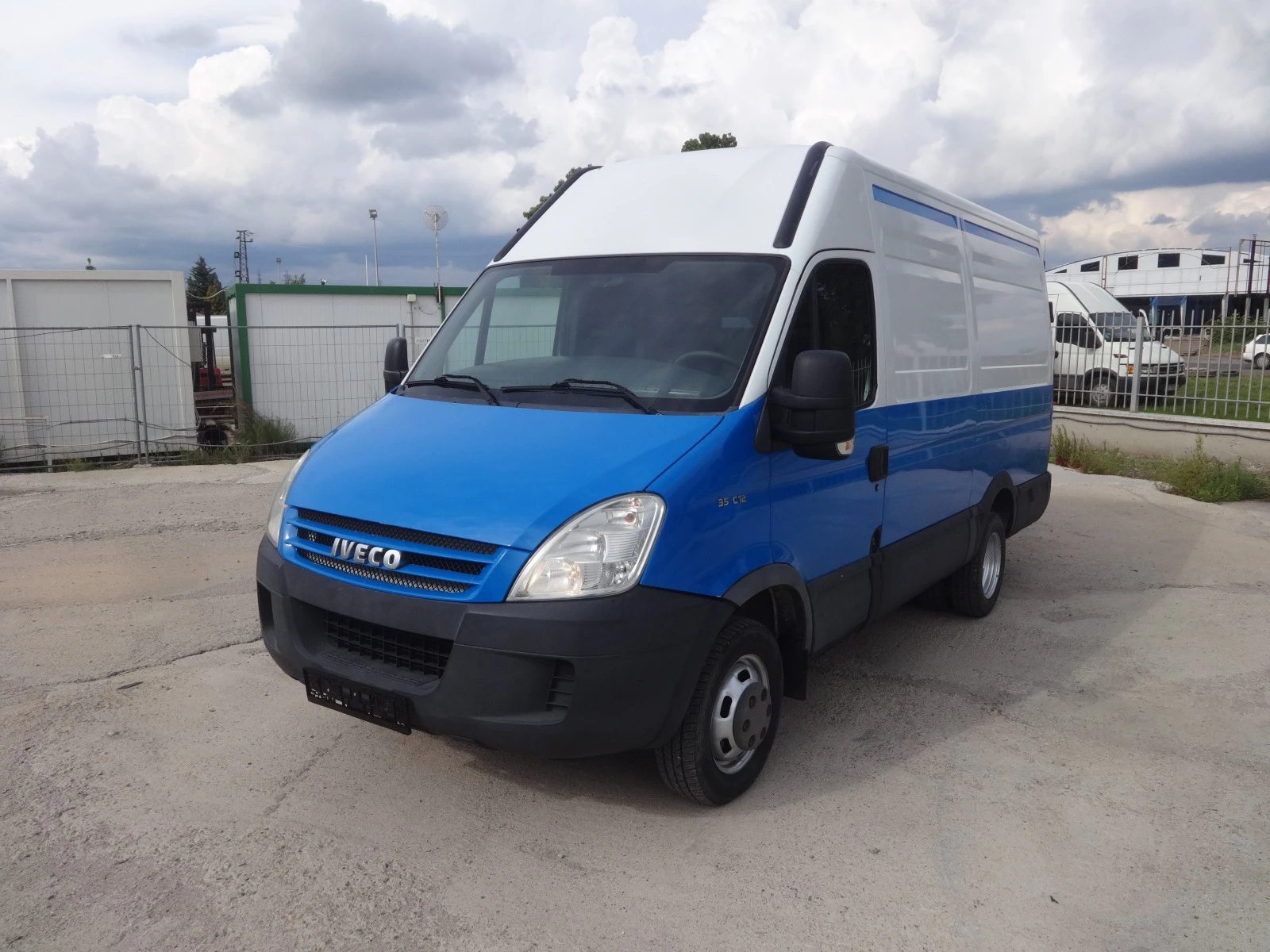 Iveco Daily 35C12  КАТ. * Б*  - изображение 2