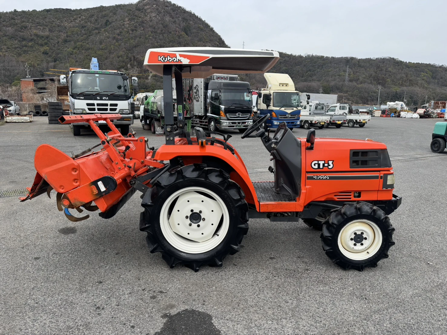 Трактор Kubota GT3, снимка 3 - Селскостопанска техника - 55987119