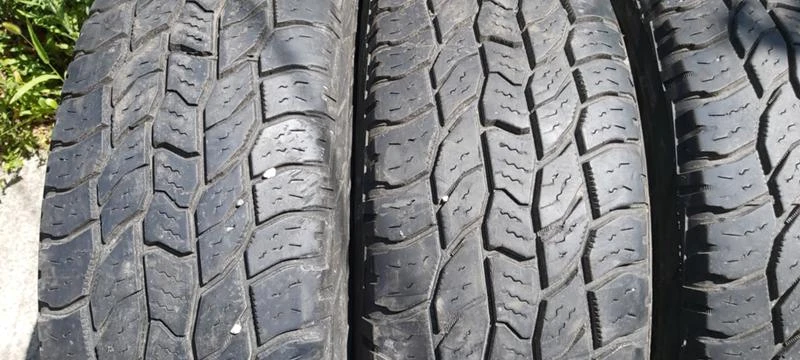 Гуми Всесезонни 235/75R15, снимка 3 - Гуми и джанти - 29865742