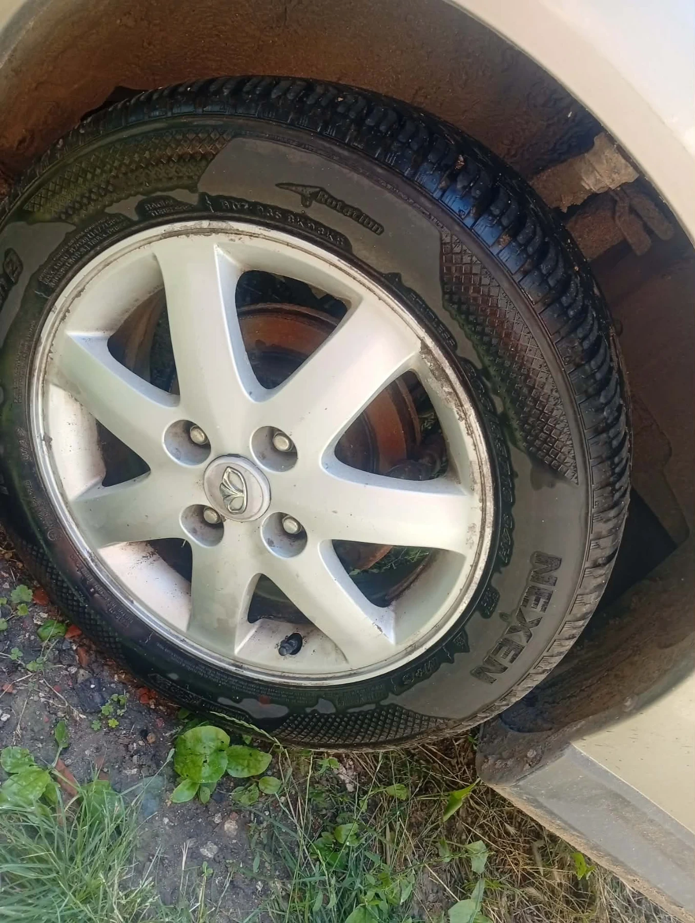 Гуми с джанти Nexen 205/55R16, снимка 2 - Гуми и джанти - 54996867
