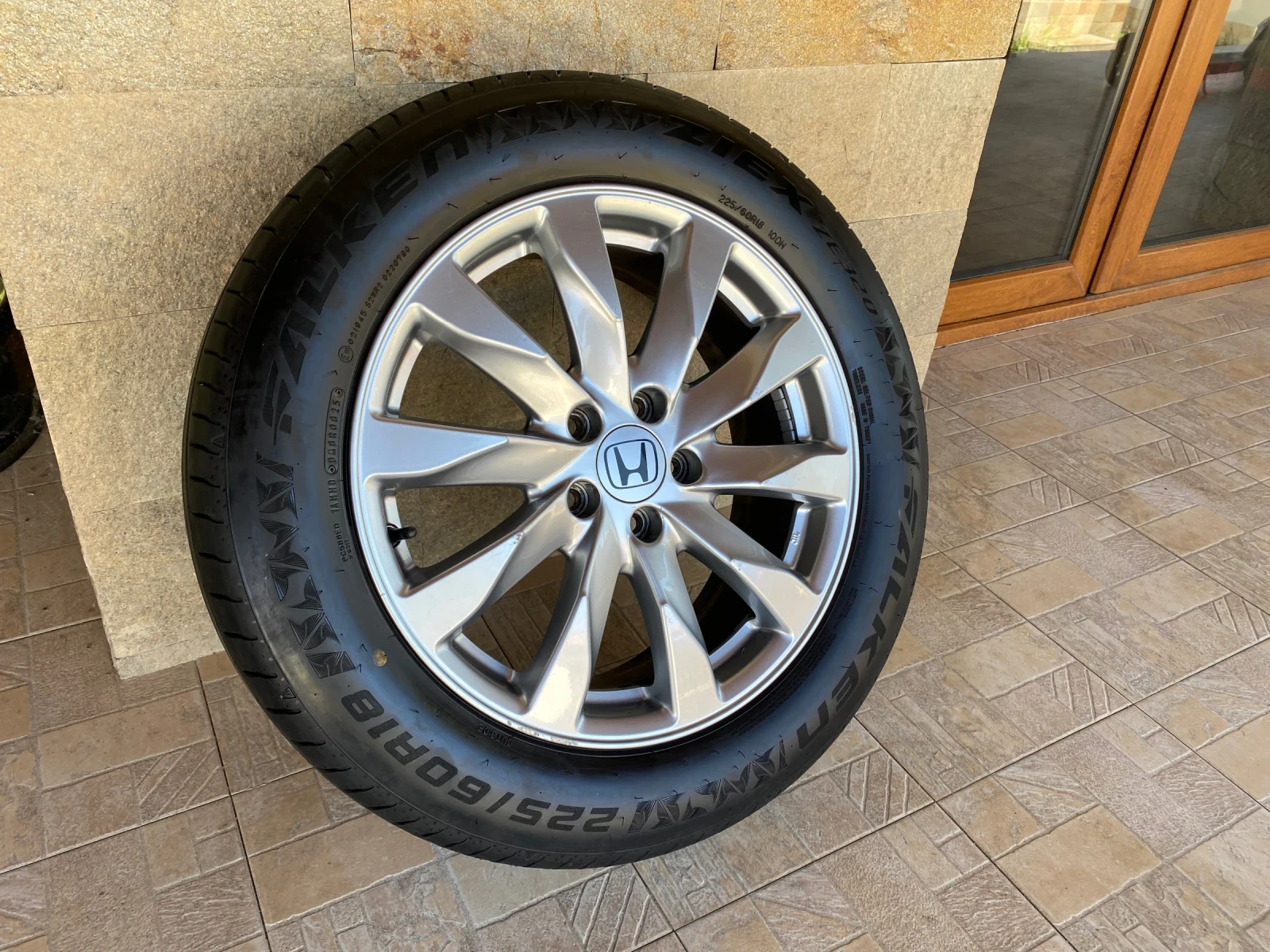Гуми с джанти Falken 225/60R18, снимка 3 - Гуми и джанти - 55090789