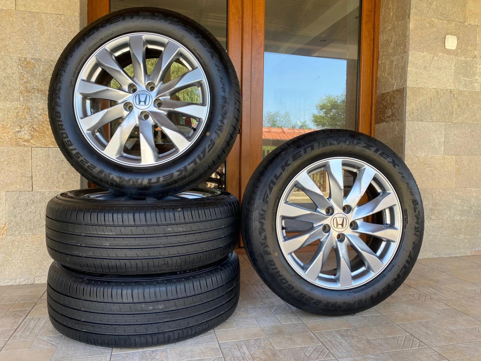 Гуми с джанти Falken 225/60R18