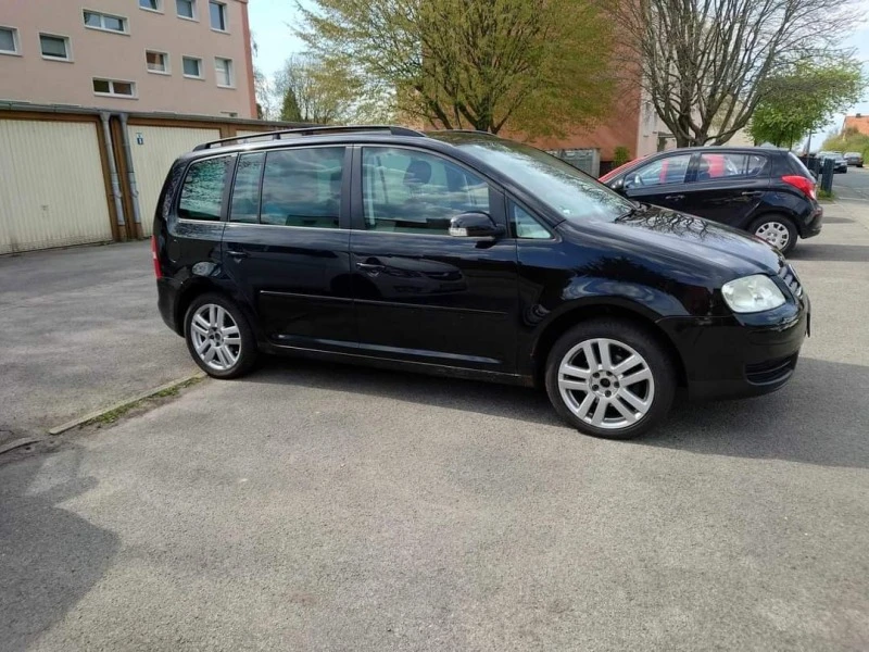 VW Touran 2.0fsi, снимка 1 - Автомобили и джипове - 46644164