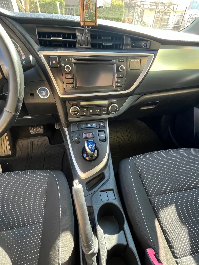 Toyota Auris, снимка 7 - Автомобили и джипове - 47082861