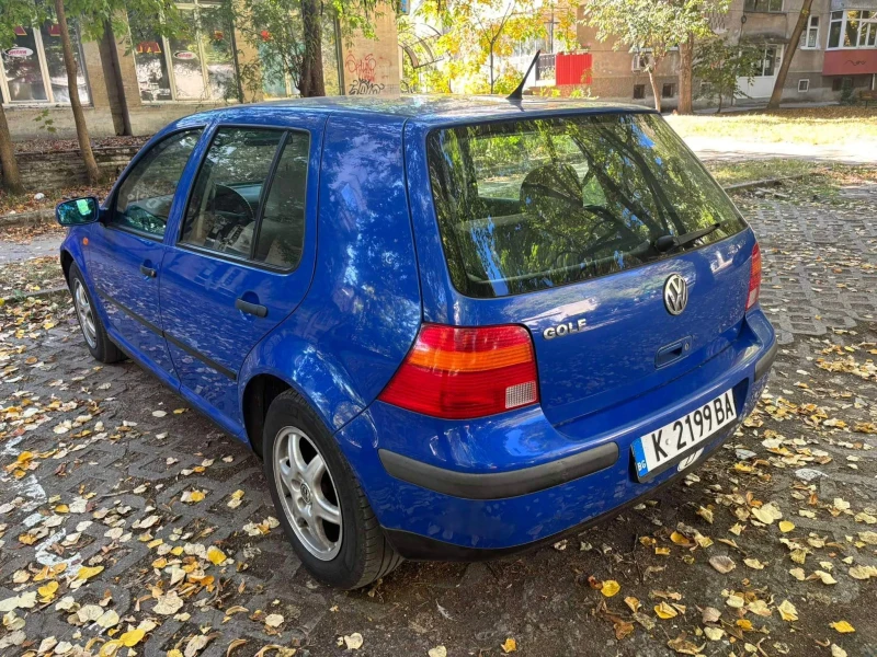 VW Golf 1.6, снимка 2 - Автомобили и джипове - 47648192