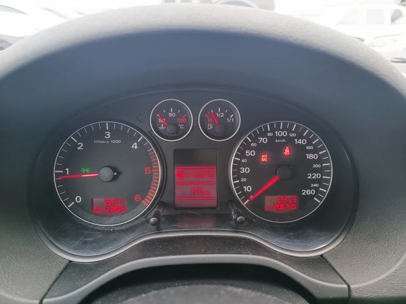 Audi A3 2.0TDI SPORTBACK 6 SPEED , снимка 10 - Автомобили и джипове - 48449710