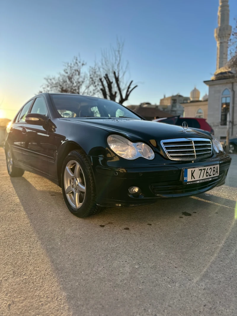 Mercedes-Benz C 180, снимка 4 - Автомобили и джипове - 49415025