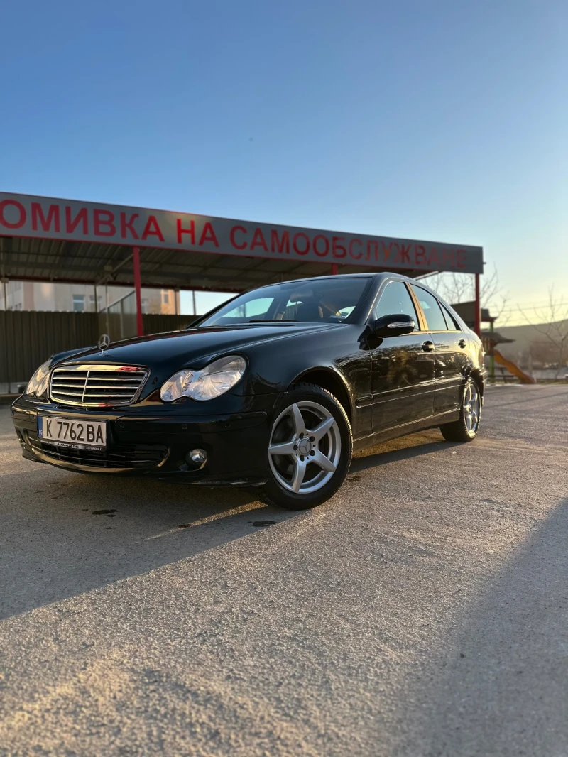 Mercedes-Benz C 180, снимка 5 - Автомобили и джипове - 49415025