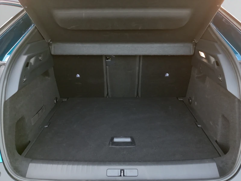 Peugeot 3008 ALLURE Electric 157 кВ 210 к.с., снимка 9 - Автомобили и джипове - 52815008