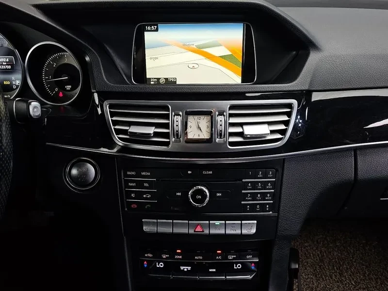 Mercedes-Benz E 250 4MATIC - САМО 30% АВАНС, снимка 14 - Автомобили и джипове - 55429304