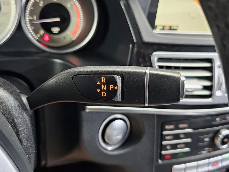 Mercedes-Benz E 250 4MATIC - САМО 30% АВАНС, снимка 9 - Автомобили и джипове - 55429304