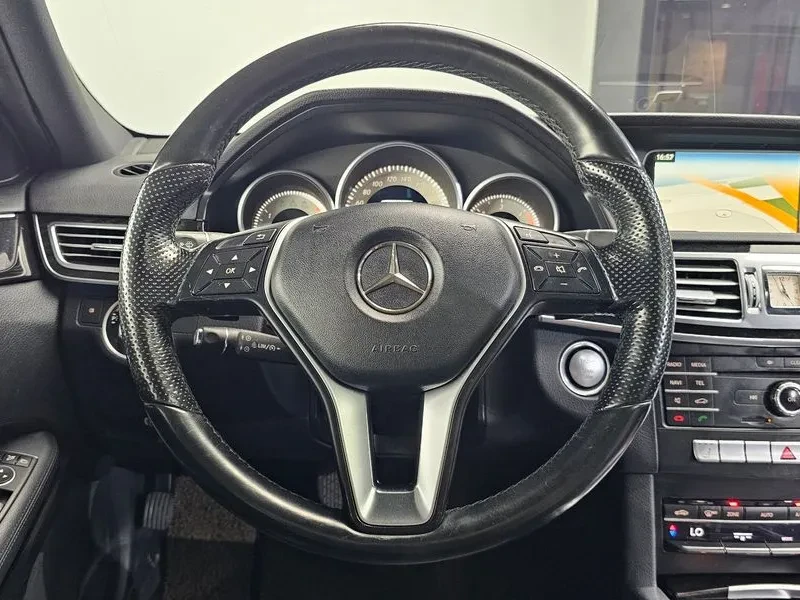 Mercedes-Benz E 250 4MATIC - САМО 30% АВАНС, снимка 13 - Автомобили и джипове - 55429304