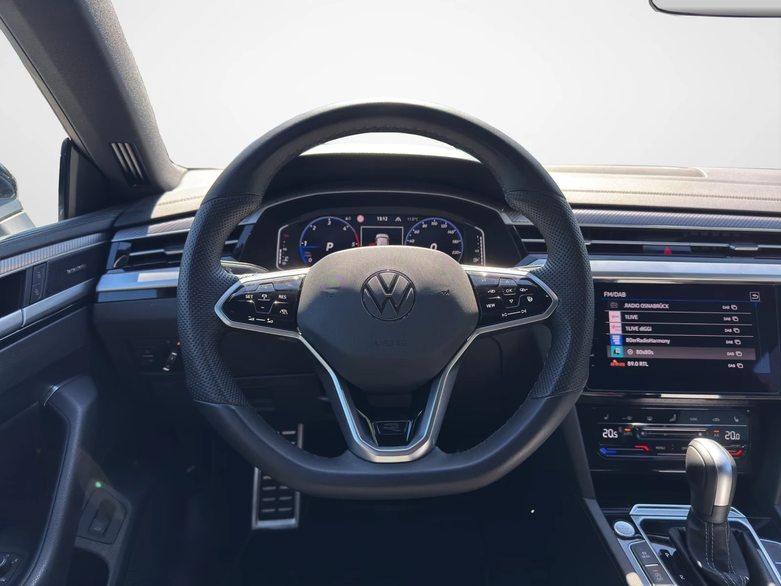 VW Arteon 2.0 TDI DSG R-Line, снимка 8 - Автомобили и джипове - 16172244