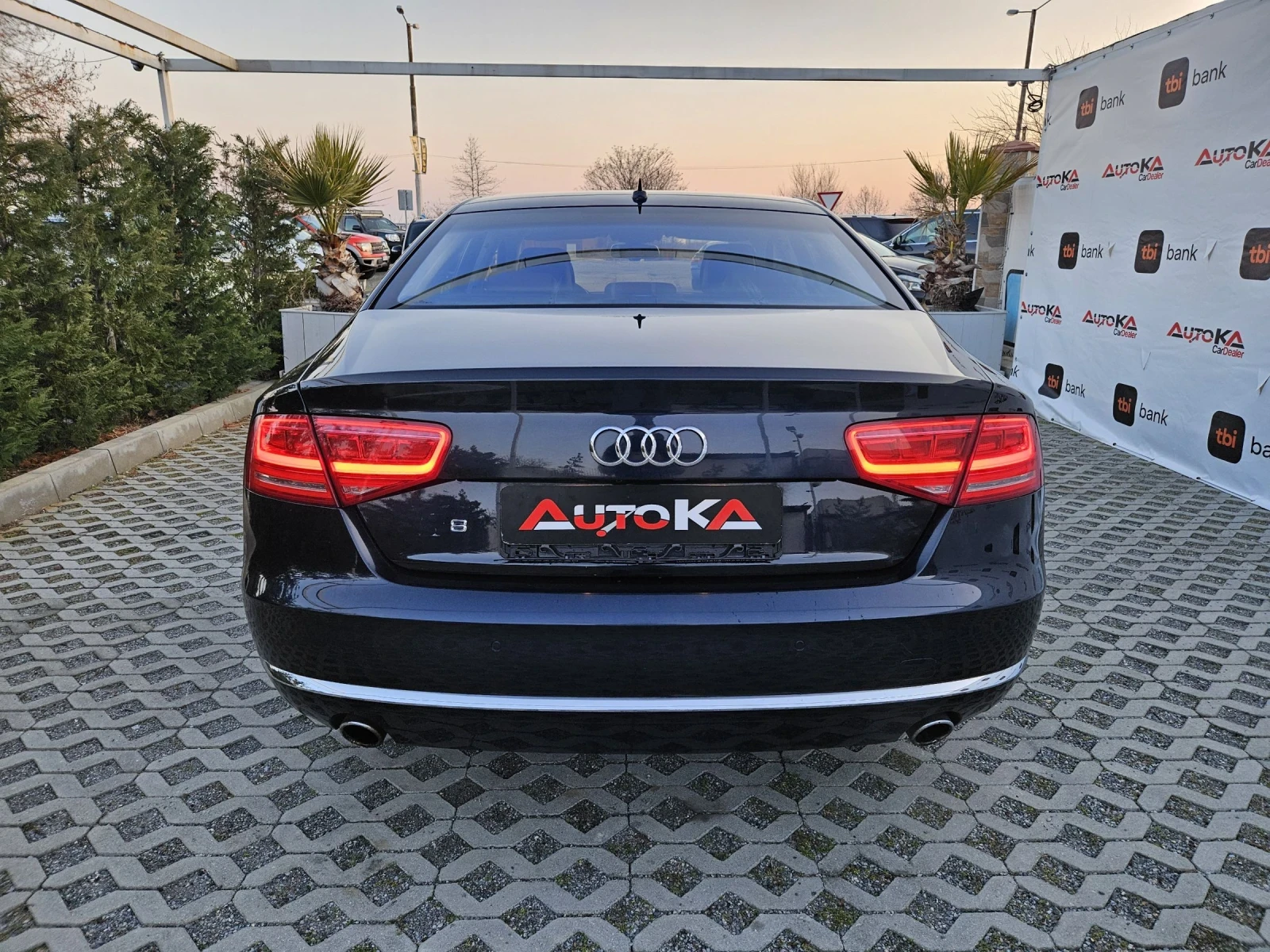 Audi A8 4.2TDI-351кс= ДИСТРОНИК= МАСАЖ= ВАКУУМ= ОБДУХВАНЕ - изображение 4