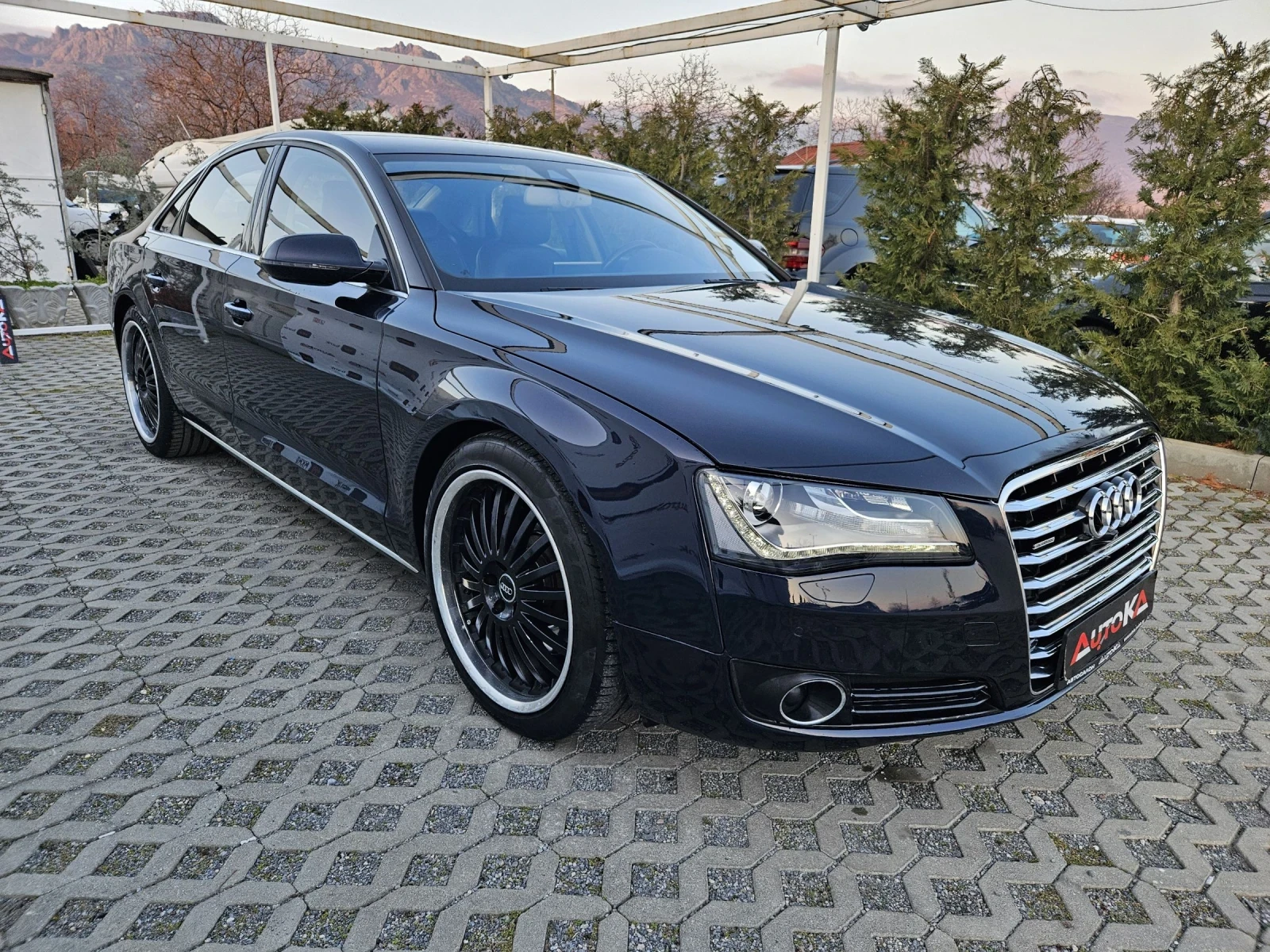 Audi A8 4.2TDI-351кс= ДИСТРОНИК= МАСАЖ= ВАКУУМ= ОБДУХВАНЕ - изображение 2