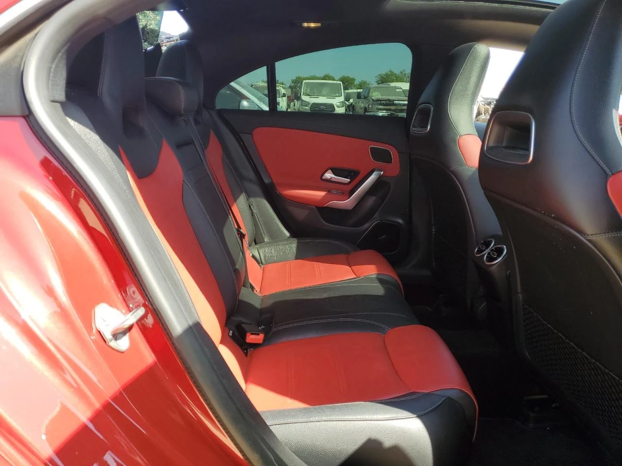 Mercedes-Benz CLA 250 4MATIC/AMG/FULL/DIGITAL/КЛИП НА МОТОР - изображение 10