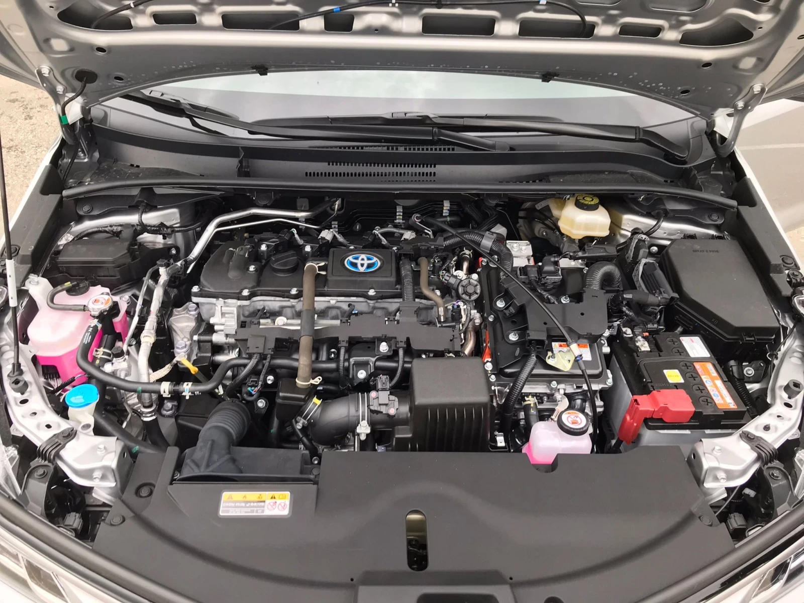 Toyota Corolla 1.8 FACELIFT - изображение 3