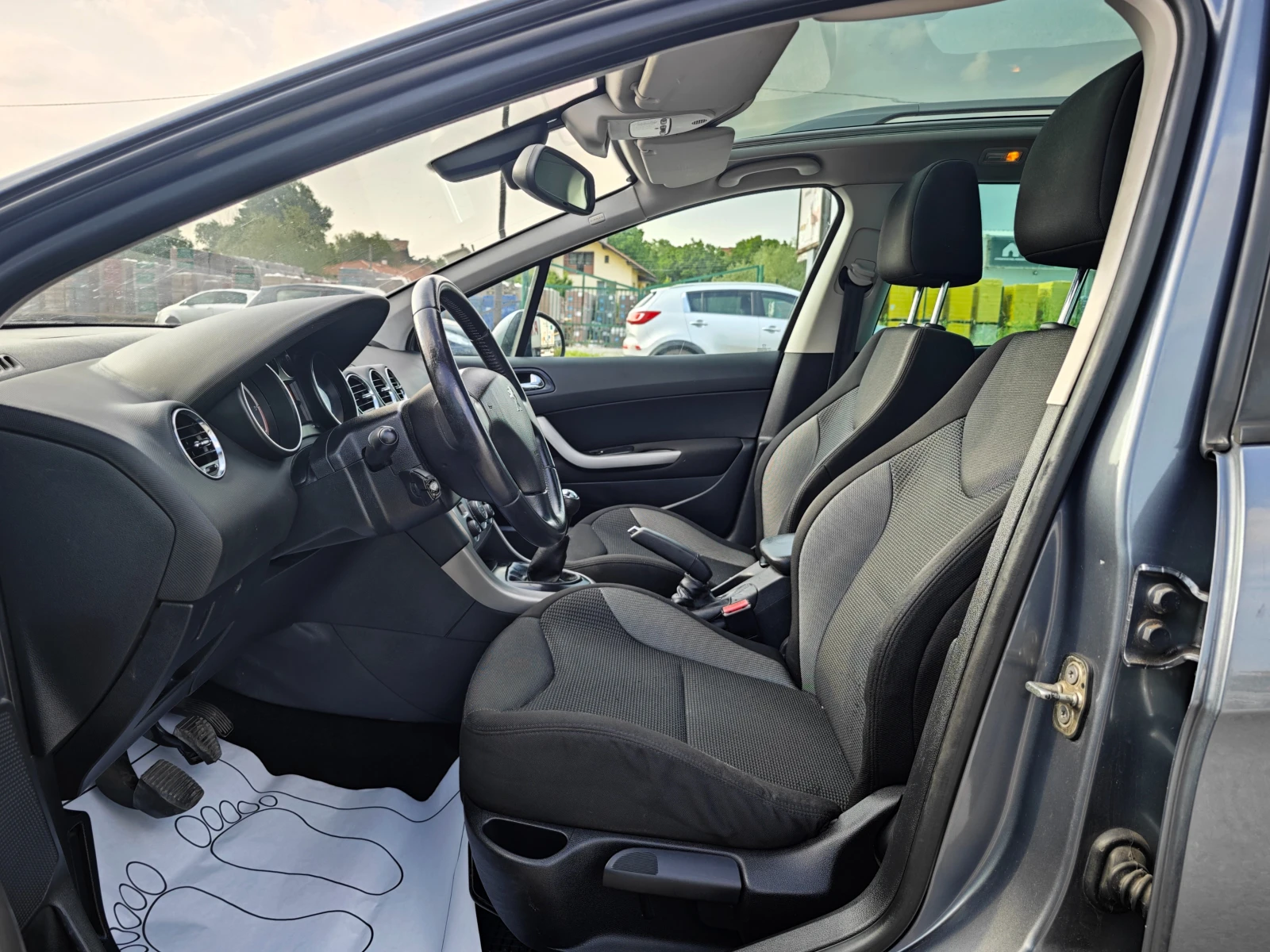 Peugeot 308 1, 6HDi SW Panorama FaceLift - изображение 8