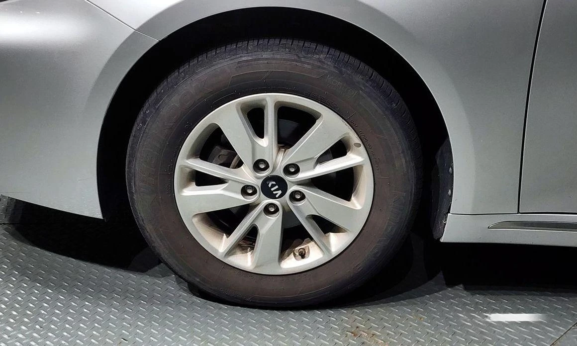 Kia K5  - изображение 5