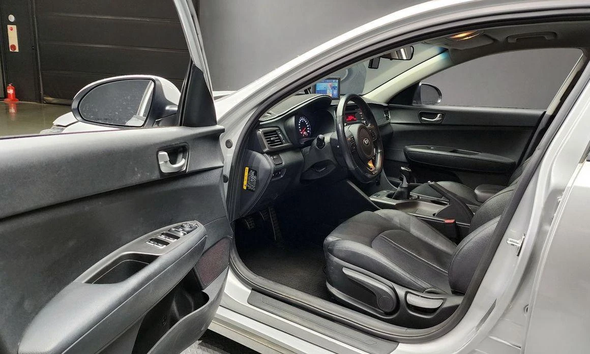 Kia K5 | Mobile.bg   11