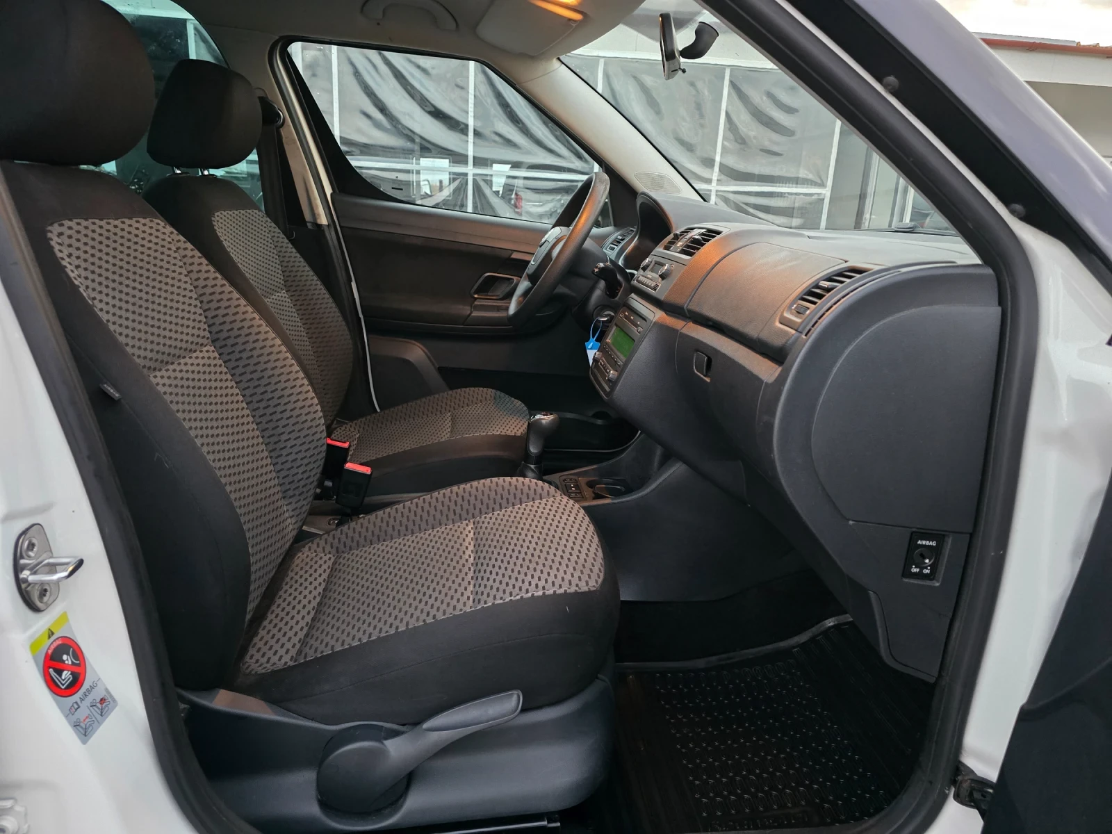 Skoda Roomster 1.6TDI 105 EURO 5 | Mobile.bg   11