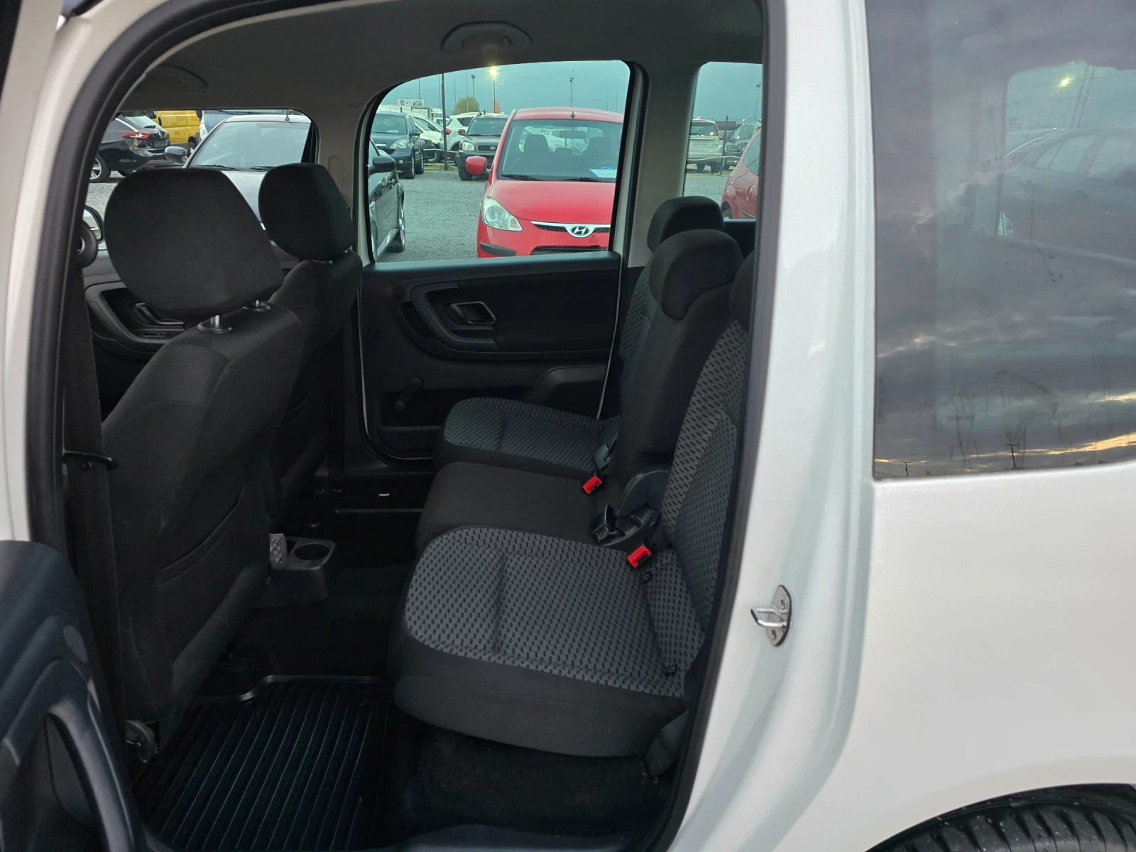 Skoda Roomster 1.6TDI 105 EURO 5 | Mobile.bg   15