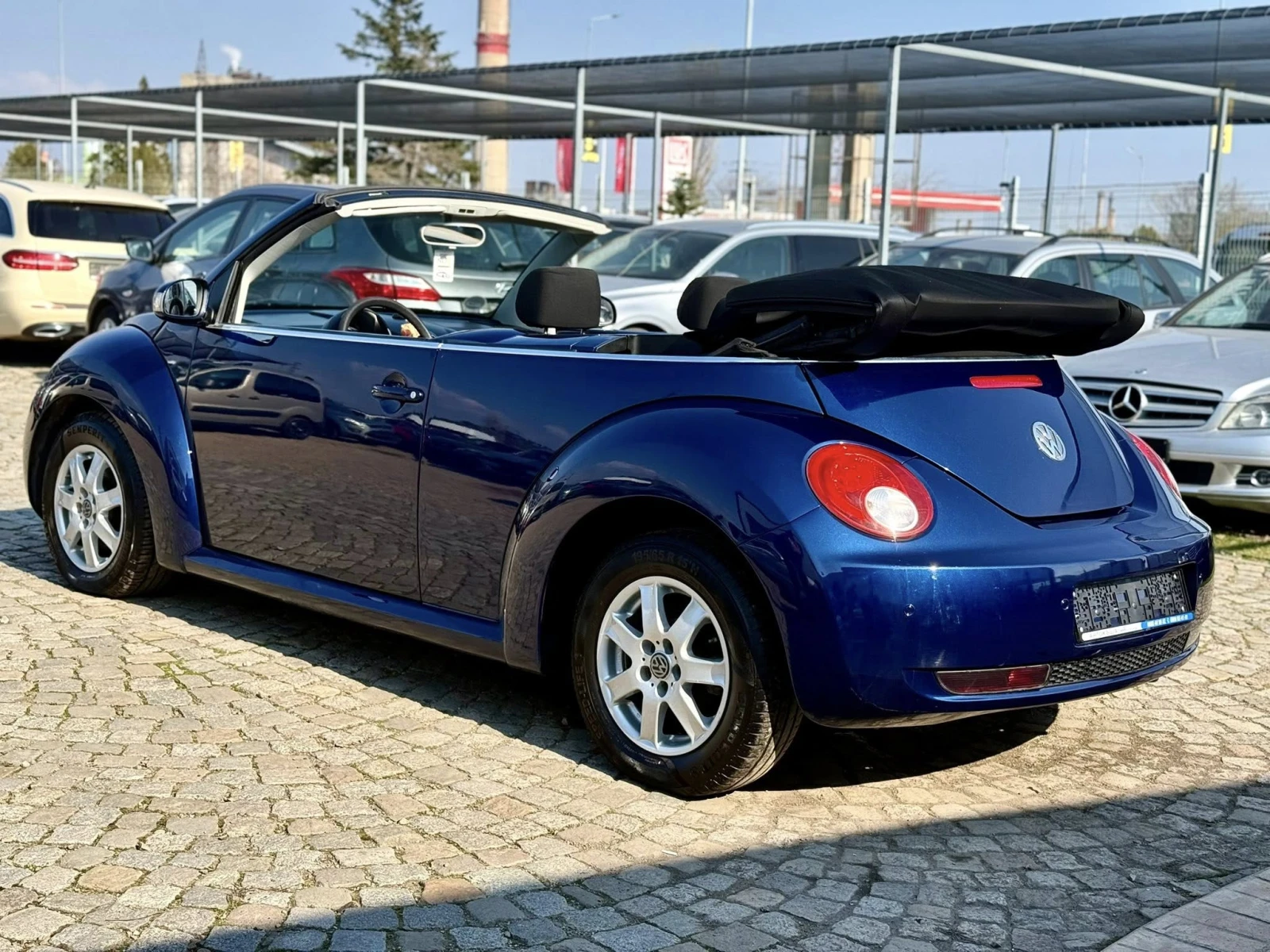 VW Beetle 1.6 CABRIO, снимка 3 - Автомобили и джипове - 53709899