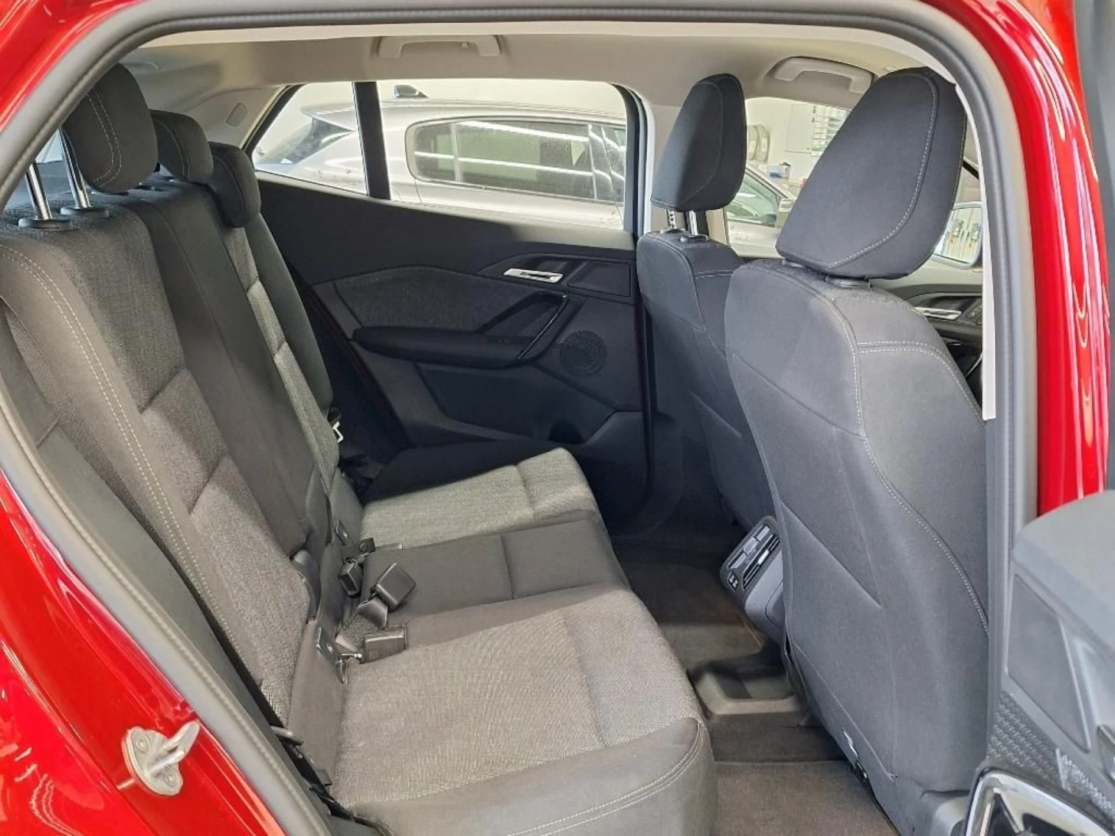 BMW iX2 20 - Electric, снимка 8 - Автомобили и джипове - 54123066