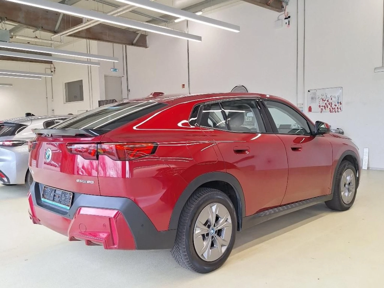 BMW iX2 20 - Electric, снимка 4 - Автомобили и джипове - 54123066