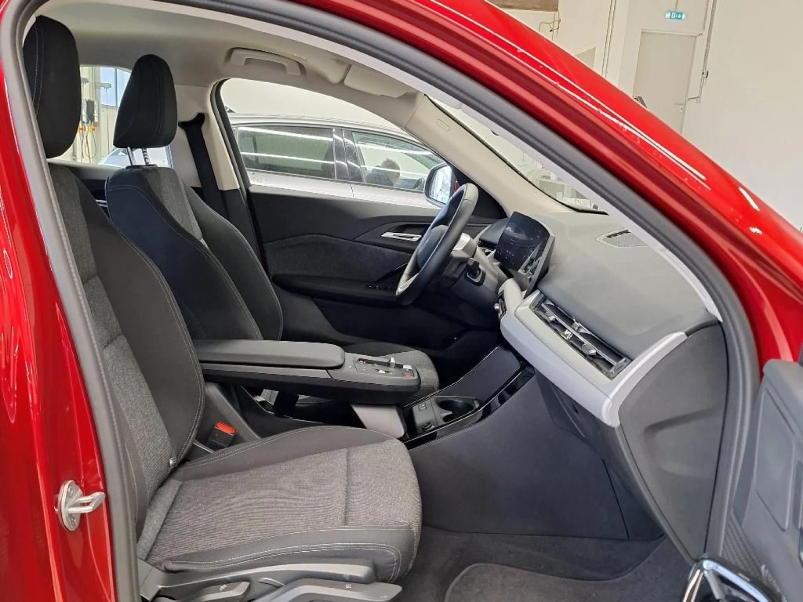 BMW iX2 20 - Electric, снимка 6 - Автомобили и джипове - 54123066