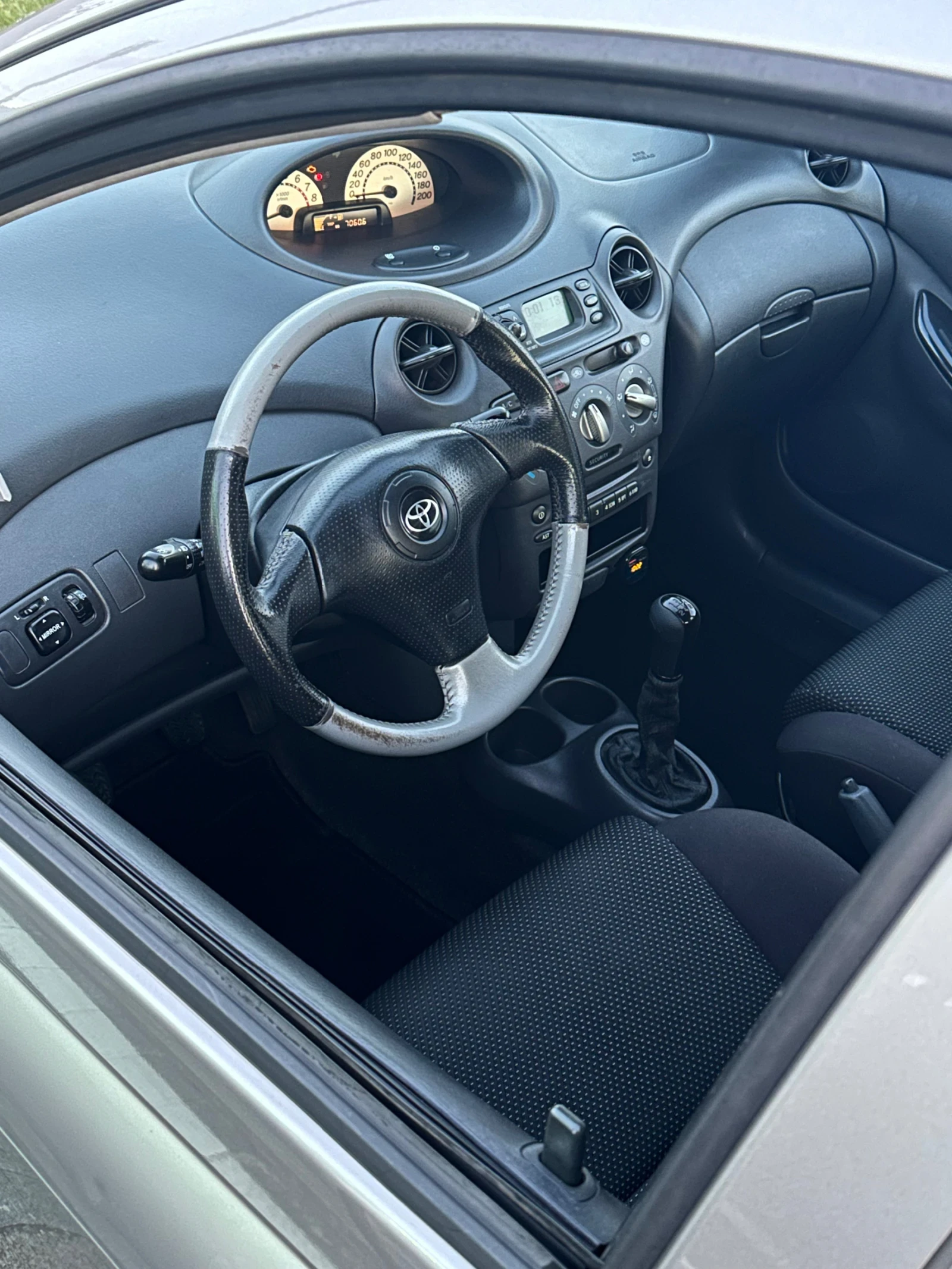 Toyota Yaris T-sport, снимка 8 - Автомобили и джипове - 54128203